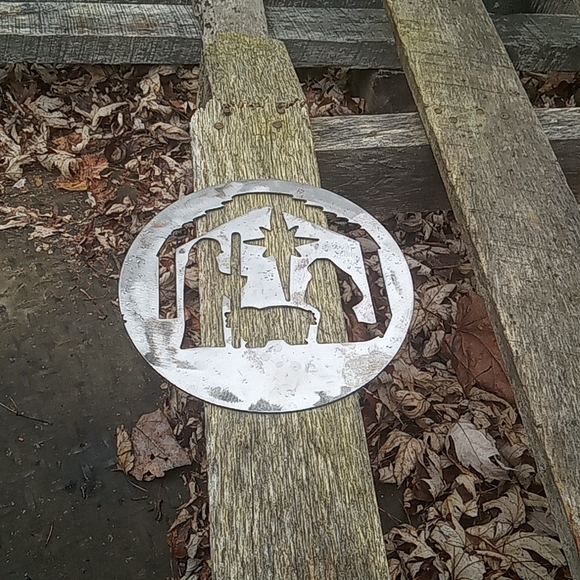 Manger scene - Picture 4 of 4